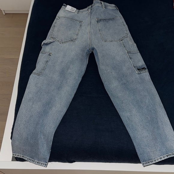 Light Wash Relaxed Wide-Leg Jeans - Picture 2 of 2
